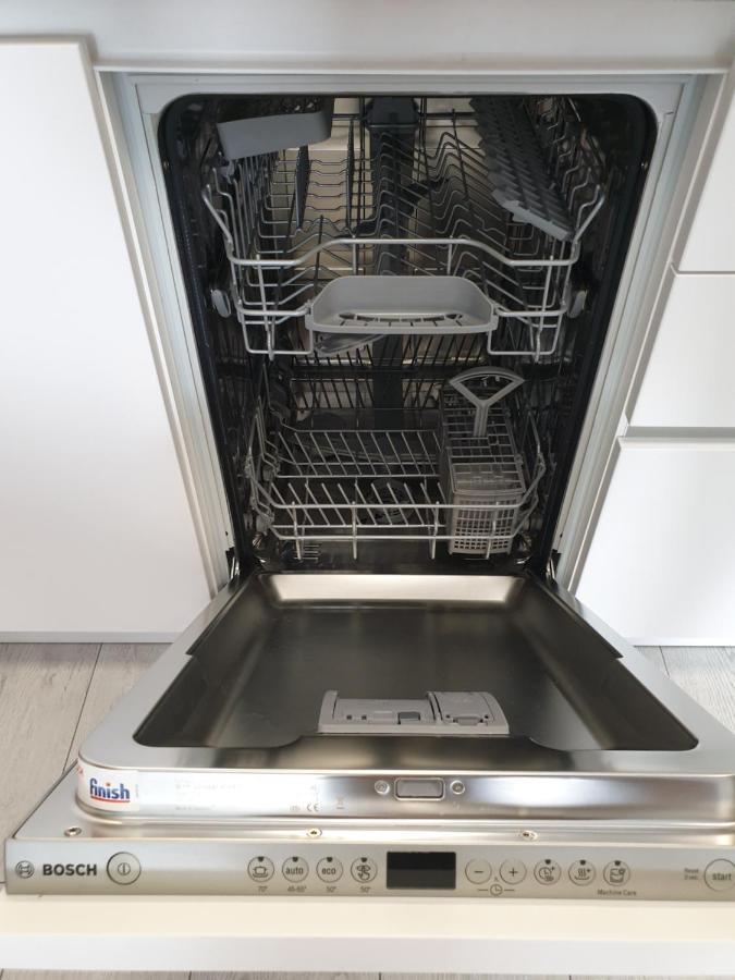 Private Apartment, Aircondition, Hd Tv Pl & De, Wifi, Garage, Fully Equipped, Near Beach Kolobřeh Exteriér fotografie