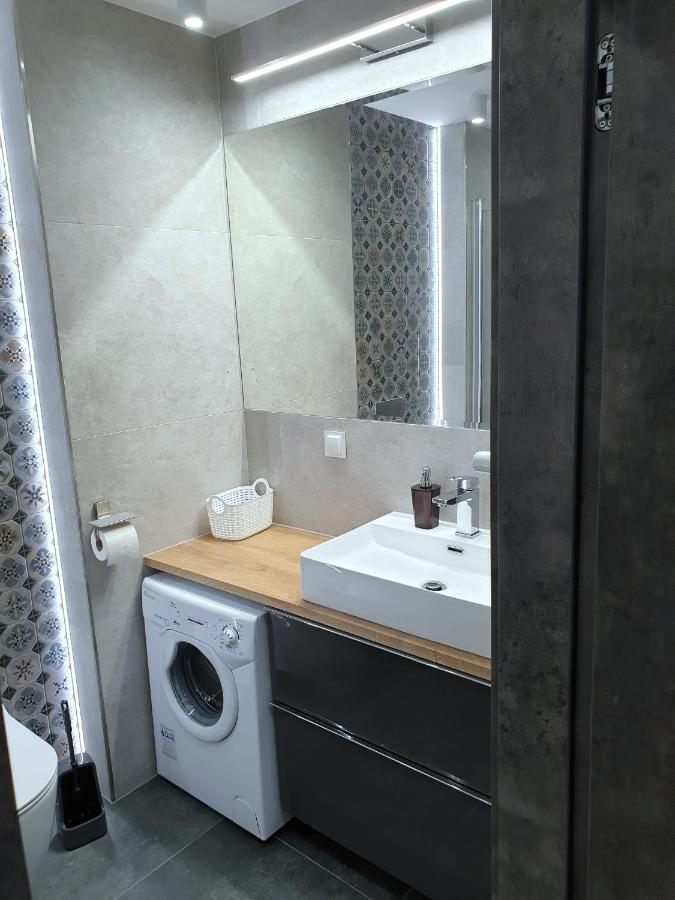 Private Apartment, Aircondition, Hd Tv Pl & De, Wifi, Garage, Fully Equipped, Near Beach Kolobřeh Exteriér fotografie