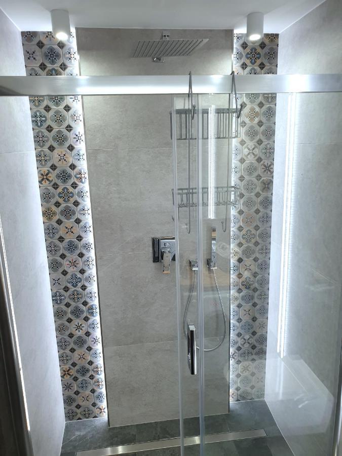 Private Apartment, Aircondition, Hd Tv Pl & De, Wifi, Garage, Fully Equipped, Near Beach Kolobřeh Exteriér fotografie